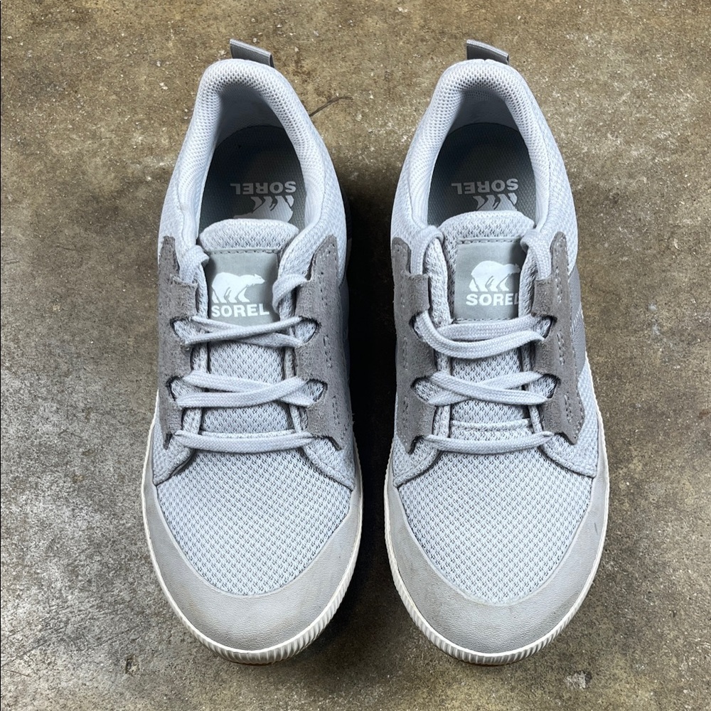 Sorel Out N About III waterproof Sneakers in grey/moonstone color
Size: 6.5